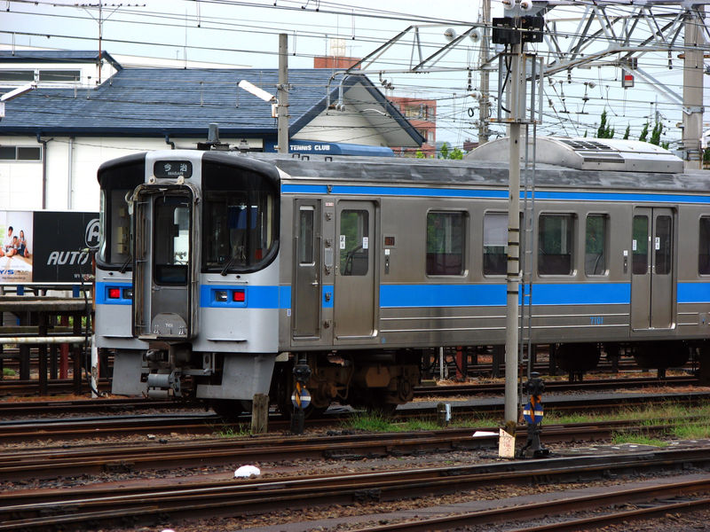 JR 7000系 (7101) Matsuyama eki