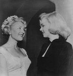 1953_event_1_marilyn_with_sheila_graham_010_1