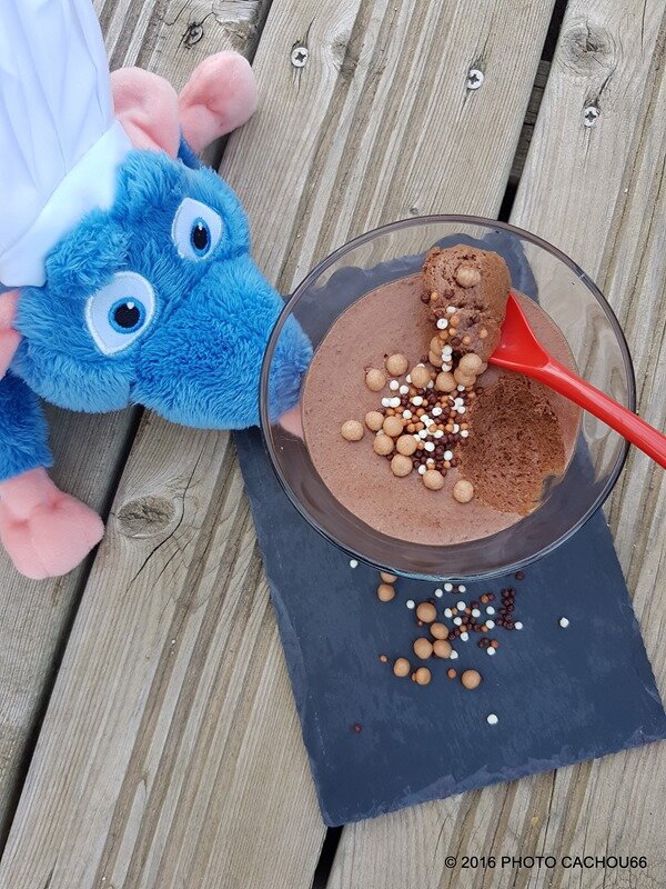 Mousse au chocolat Stracciatella - Autour de ma table...