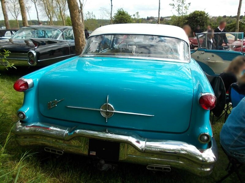 Oldsmobile88Holiday1956ar