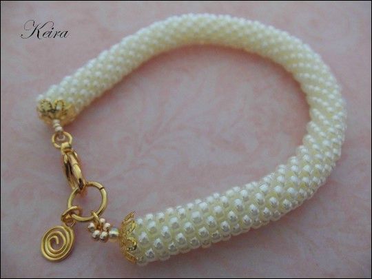 bracelet crocheté blanc nacré
