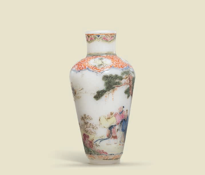 A small rare famille rose-enamelled glass miniature vase, Qianlong four-character seal mark and of the period (1736-1795) (another view)