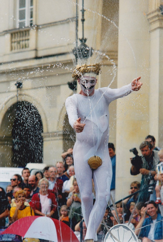 Spurting man 1024