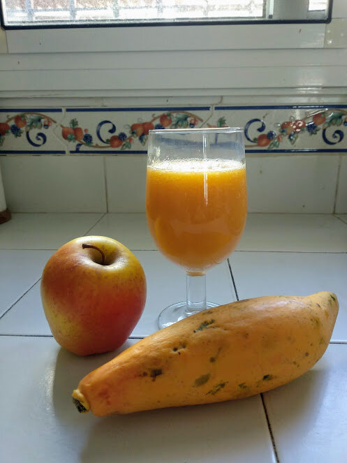 Smoothie à la papaye et pomme aux oranges