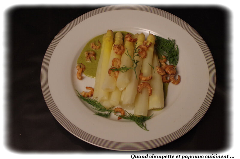 asperges aux crevettes et crème verte-9324
