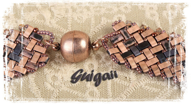 295 Collier Azteca black capri rose full (2)