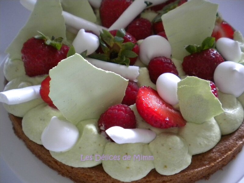 Gâteau aux fraises, framboises et pistaches façon FantastiK 6