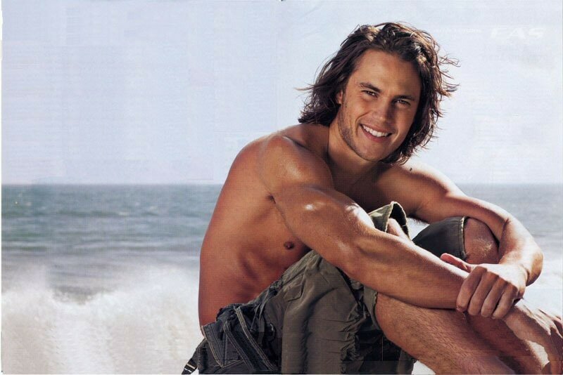 Lost : Les Disparus Distribution Mister critik : Taylor Kitsch, shirtless boy - Critik en séries