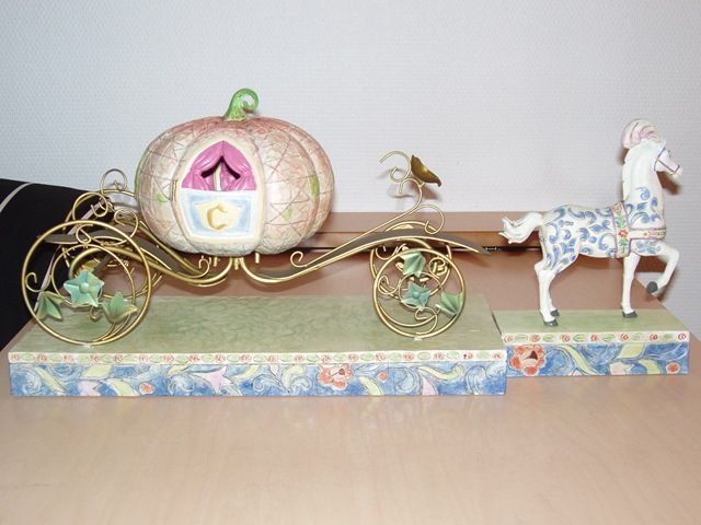 Figurine Disney Carrosse de Cendrillon transformé en Citrouille Déco de Noël 