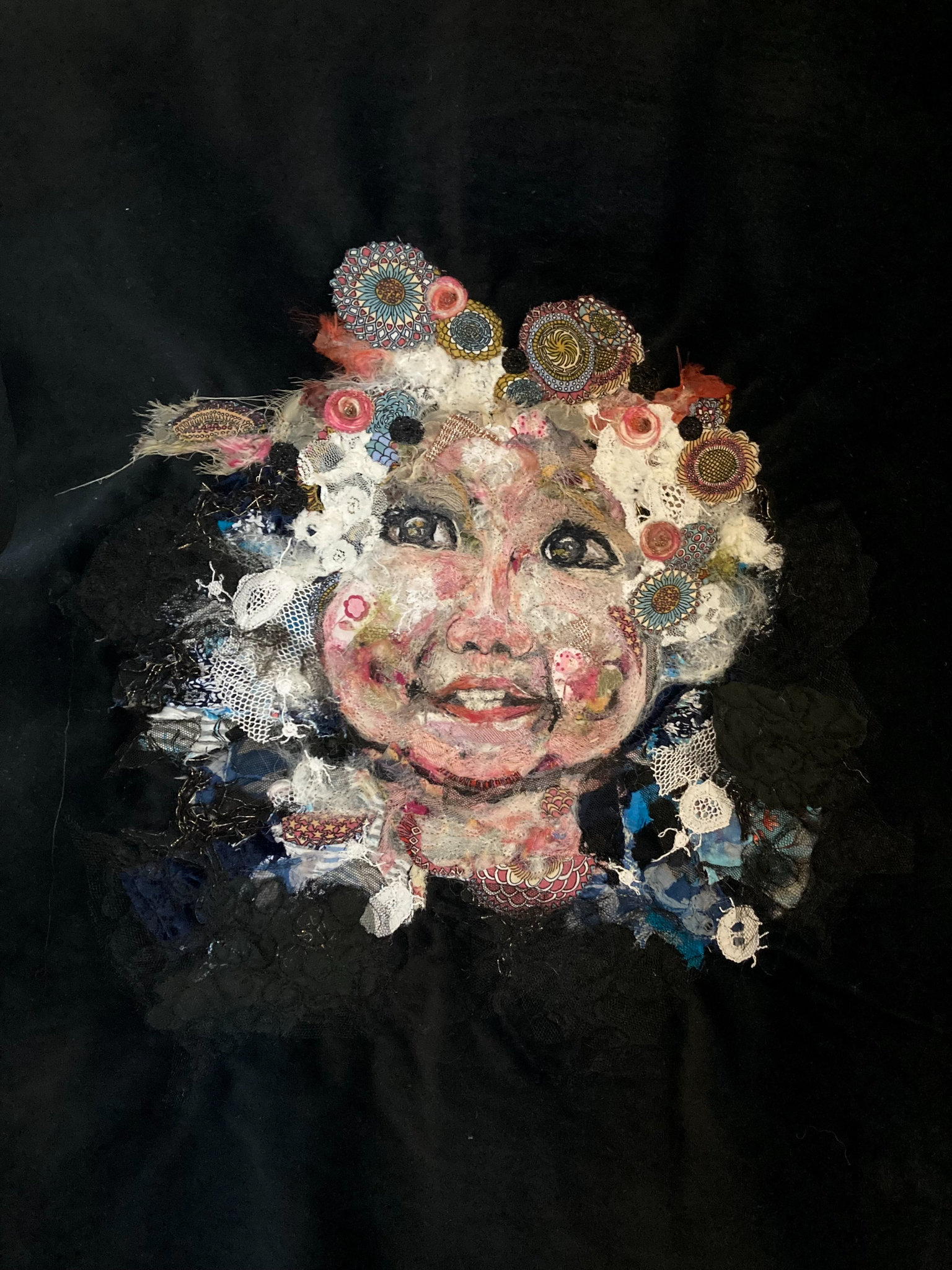 Tableau mixmedia collage et peinture visage et fleurs