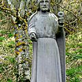 statue de Saint Pierre, à St-Pierre-Roche