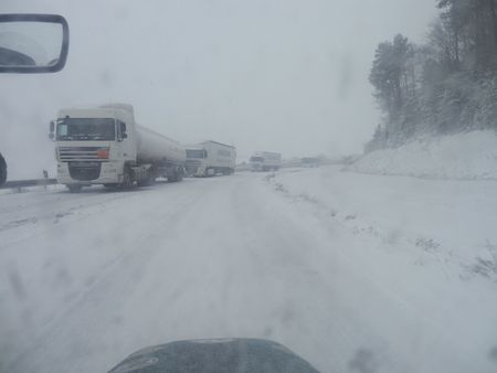 Accrocher la charrue à neige