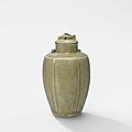 A Yue celadon, incised 'floral' vase and cover, Five dynasties (907-960)