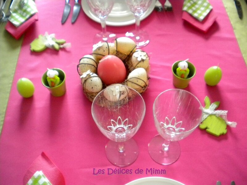 Ma table de Pâques en rose fuchsia et vert, pleine de peps