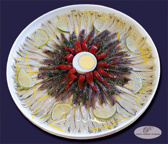 MAISON_ROQUES_assiette_d_ANCHOIS_marines_et_au_sel