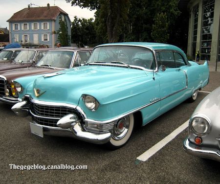 Cadillac coupé de ville avec continental kit de 1955 (Tako Folies Cernay 2011) 01