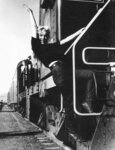 film_ronr_set_train_by_ray_o_neill_03_1