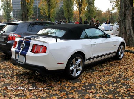 Ford mustang convertible de 2011 (Retrorencard novembre 2011) 02