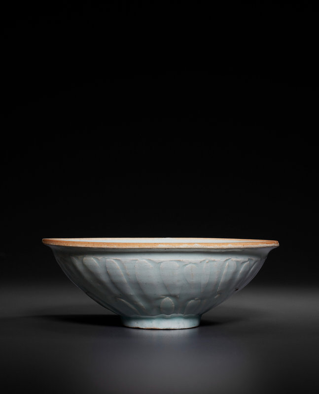2023_NYR_21451_1019_001(a_rare_carved_qingbai_duck_bowl_southern_song_dynasty044752)