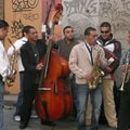 Groupe fanfaresque, centre-ville
