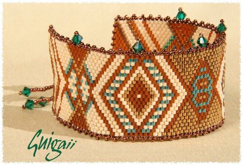 074 Manchette Egyptian