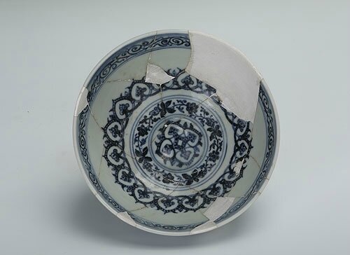 Blue-and-white bowl with the design in Islamic style, Yongle period(1403-1424)