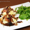 Crottins de chèvre lardés au balsamique chocolaté et brisures de noix