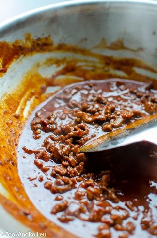 Sauce pimentée asiatique de gochujang ou sriracha. - Recette par The Best  Recipes