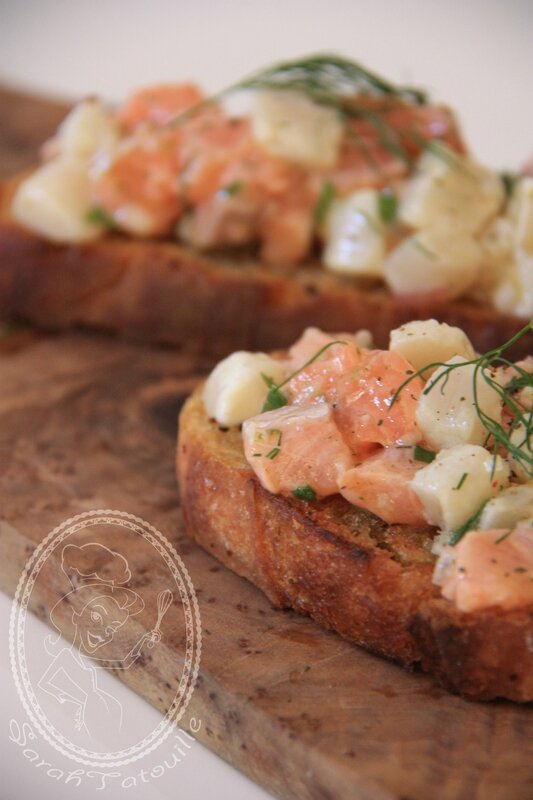 TARTINE DE TARTARE DE SAUMON ET ST JACQUES