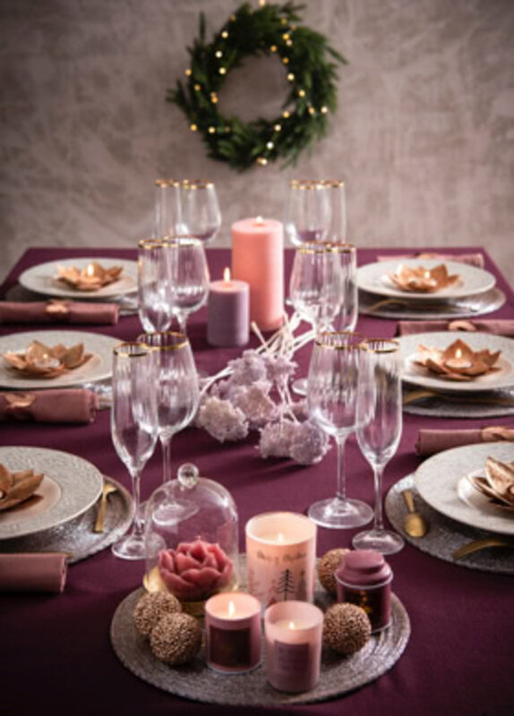 maisons_du_monde_noel_2018_table_rose