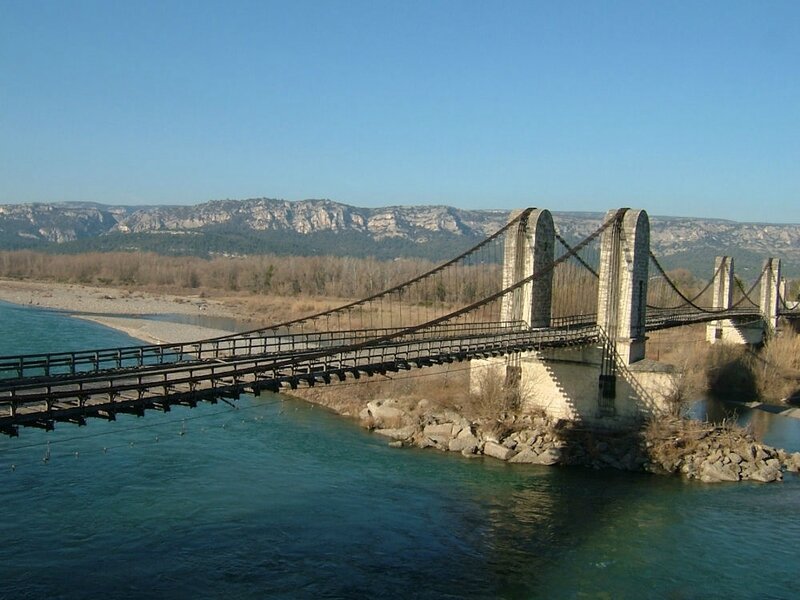 Pont-suspendu-de-Mallemort-et-la-Durance