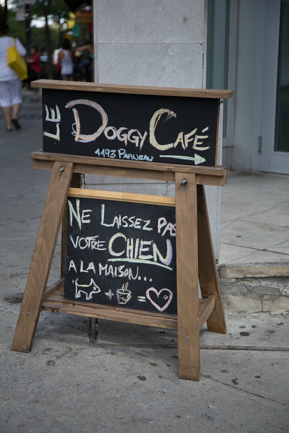 Dog-friendly Restaurant : The Doggy Café - Montréal (english) - Zadig
