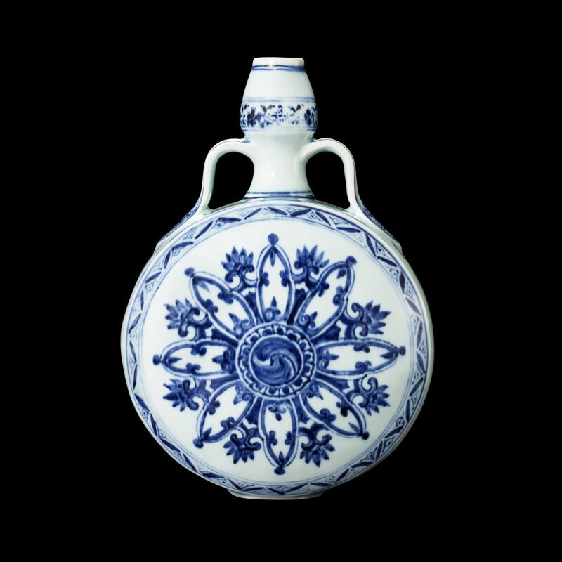 A fine and exceptional blue and white moonflask, Ming dynasty, Yongle period