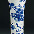 A blue and white flower vase. qing dynasty, kangxi (1662-1722
