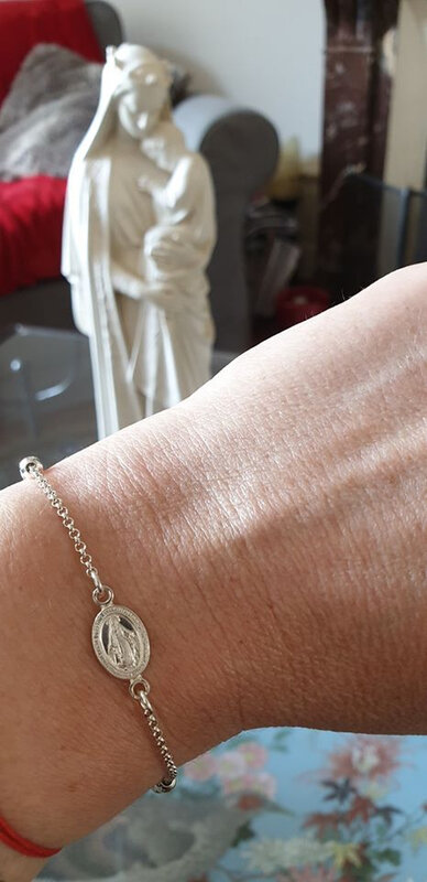 Bracelet Chapelet porté (en argent massif) - 42 €