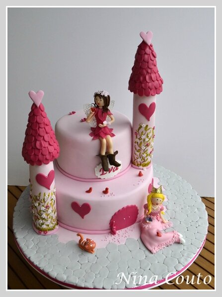 Gateau Anniversaire Enfant Nimes Chateau De Princesse Et Une Fee Atelier Des Gourmandises