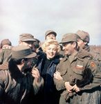 1954_02_korea_visiting_turkish_soldiers_04