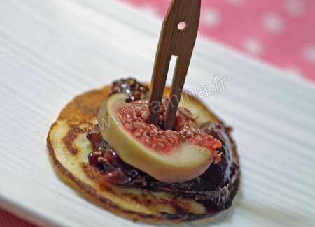BLINIS_ET_CONF_CHUTNEY_FIGUES