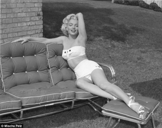 Stunning rare photos of Marilyn Monroe relaxing on movie sets