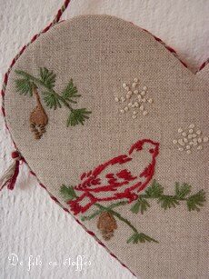 Coeur détail broderie