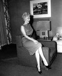1954_04_15_Hollywood_031_Sit_020_Sofa_030