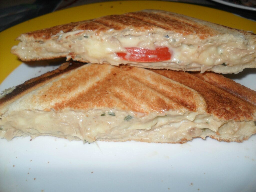Croque Monsieur Thon Vache Qui Rit Croque monsieur thon, vache qui rit et tomate. - Oum Sma cuisine