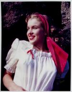 1946-08-CA-Castle_Rock_State_Park-blouse_white-by_william_carroll-011-1b