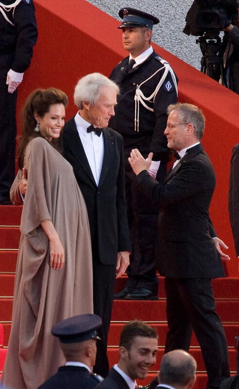 Angelina_Jolie_and_Clint_Eastwood_on_the_red_carper_(cropped)