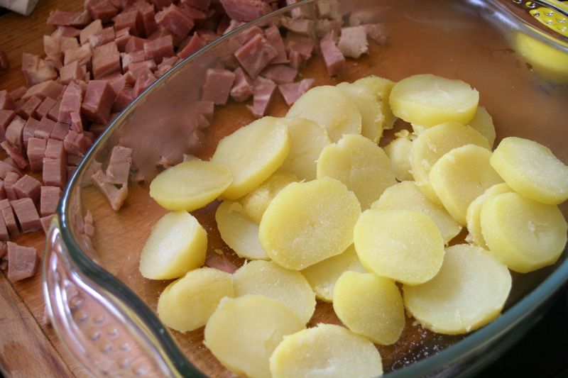 Cuire Pomme De Terre Au Micro Onde Sac Plastique La fabrication du reblochon en fruitière suivie d'un menu savoyard
