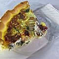 Tarte blettes, chèvre, pignons, raisins