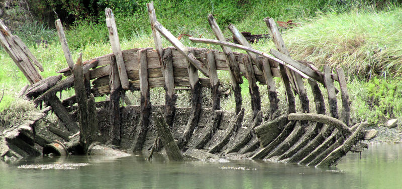 Cimetière de bateaux Le Bono à Pluneret