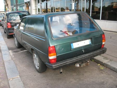 Peugeot305fgar