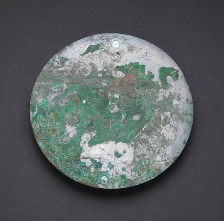 Two_early_bronze_mirrors2