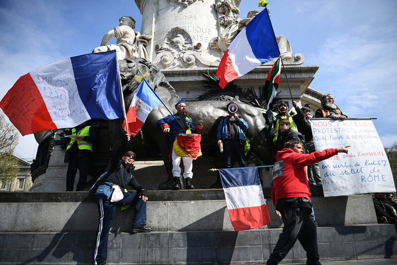 Rassemblement-gilets-jaunes-Place-Republique-Paris-samedi-6-avril_0_1399_933